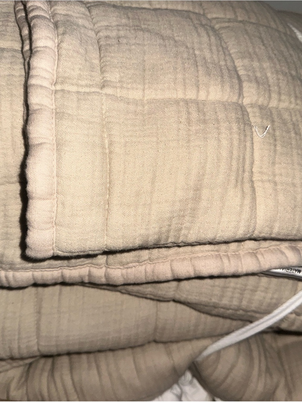 QUINCE Quilted 100% Organic Cotton Full/Queen Quilt in Beige/Tan - NWOT